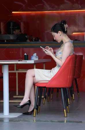 成熟优雅韵味美女