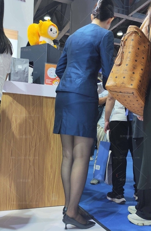 4K高端案场顾问黑丝气质身材太顶了