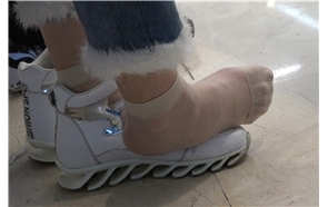 4k-高颜值短丝足女神鞋店试鞋