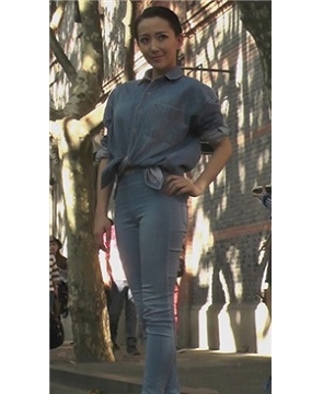 美腿好身材的牛仔美女，拍照很配合。[632 MB]