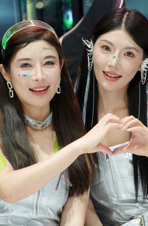 2025CJ-亮银色装2（6K）