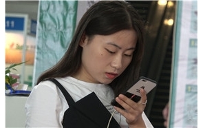 4K 凉高跟高颜值街拍美女 [3.48 GB]