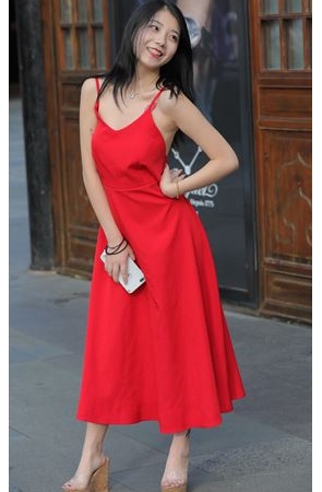 开心的吊带红裙美女(60P)