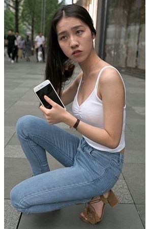 吊带牛仔小姐姐(44P)