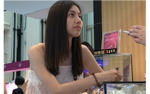 4K – 挺精致的妹子脚丫有点令人失望啊 [2.73 GB/MP4]