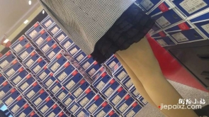 4k超清，鞋店试鞋的原味肉丝袜清纯眼镜妹