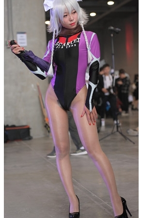 漫展上的连体肉丝妹子[5.61G/MP4]