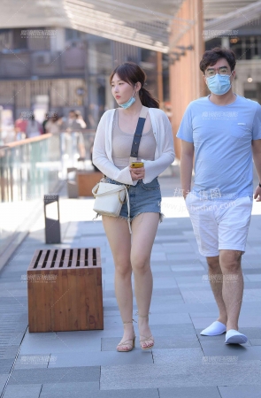 20824-2+50别人的媳妇为何这么美～ 18P