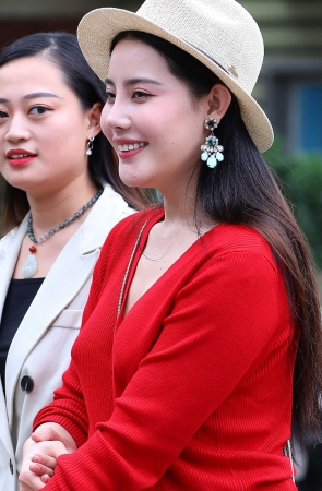 就喜欢这种带点肉感的女人