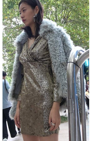 漂亮的连体裙小姐姐[1.84G/MP4]