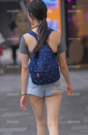 肤白貌美小热裤