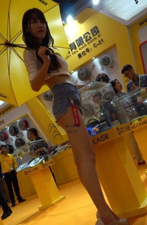 4K-超级大长腿高腰热裤饱满三角区女神姐姐