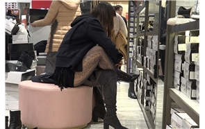 4K – 这是丝袜还是裤袜？ [1.24 GB/MP4]