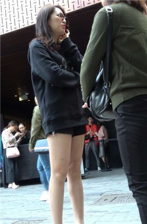 4K – 性感美腿美女姐妹 [1.76 GB/MP4]