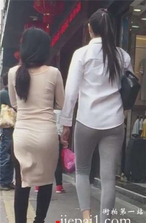 街拍马尾辫运动裤美眉 [558 MB]