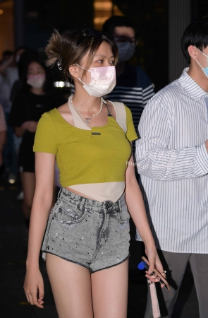 22610-23+92热裤女孩 19P