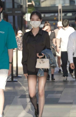 精选街拍作品 NO.1483 黑丝美女[292P/419MB]