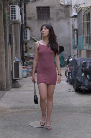 [一只麋鹿专区] 褐色包臀裙美女 【图片➕视频】