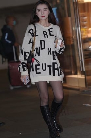 黑色长靴美女(42P)