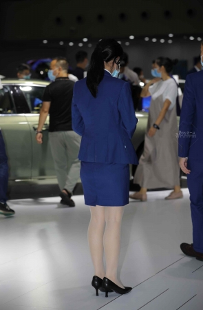 汽车销shou肉 丝街拍高跟在工作