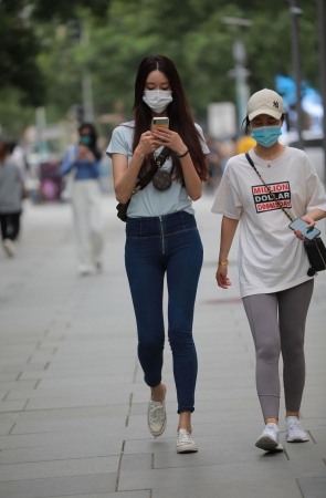 紧身提臀裤小姐姐