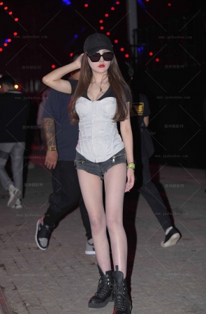 24221-15=63√来蹦迪，当然要穿热裤来啊 12P