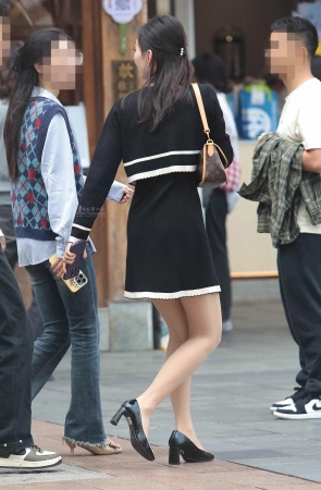 肉丝街拍高跟少妇