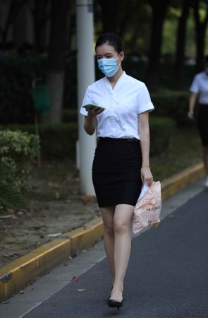 【街拍心灵】OL肉 丝街拍高跟秀丽端庄美