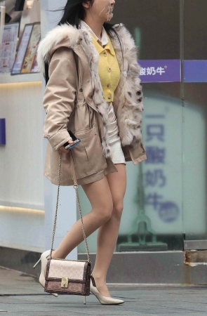 肉丝街拍高跟shufu