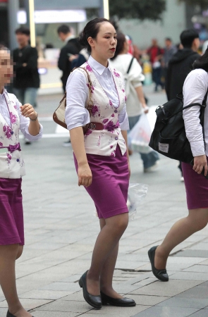 诱惑街拍丝袜职业装