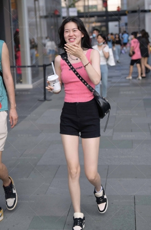 丝滑嫩白皙皮肤240312-4-56 15P