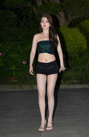 2466-12=61√性感肚脐～热裤大白腿 12P