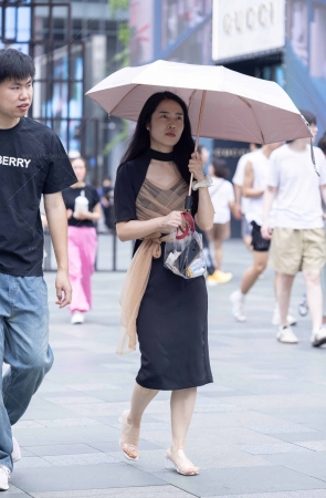 2589-2=49 偶遇韵味美足少妇