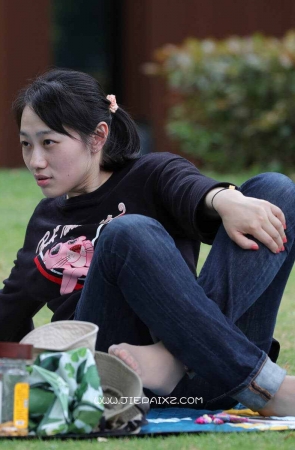 超级薄透的短丝美眉