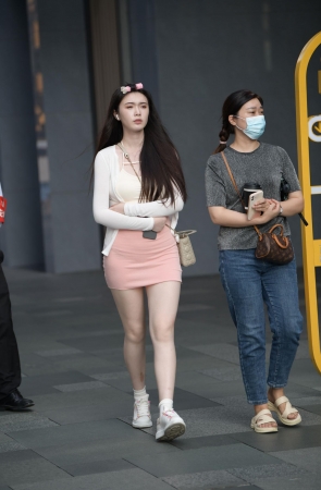 白粉嫩的女生，爱了～