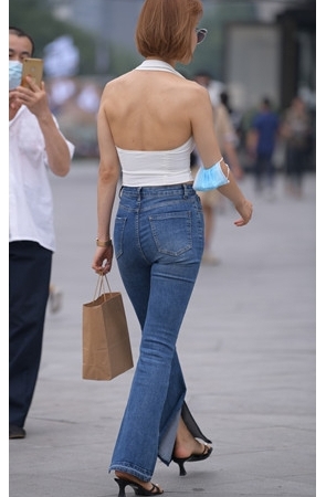 短发牛仔裤小姐姐(100P)[2.34G/JPG]