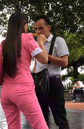 粉色系MM美三角勒痕明显