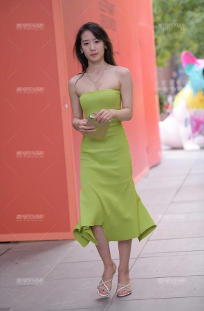 绿色包臀小姐姐