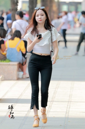 露腰紧身黑裤（12P）