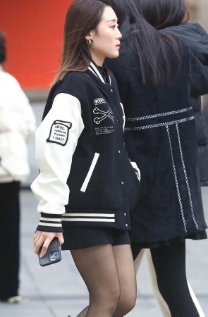 诱惑街拍黑丝shaofu