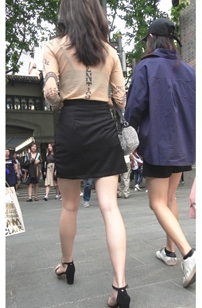 黑色高腰裙妹子[1013M/MP4]