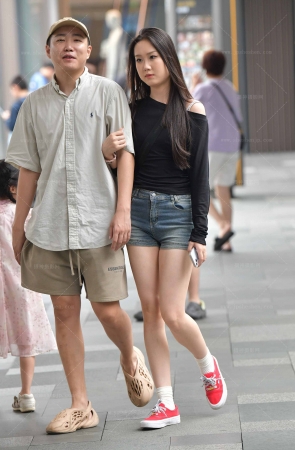 25428-3=59√喜欢穿热裤的女盆友 13P