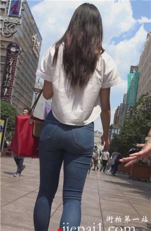 4k-紧身蓝牛美女好身材，陪老妈逛街难得的孝顺 [3.14 GB]