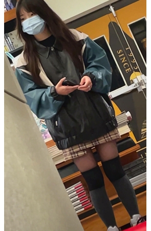 图书馆里的美女