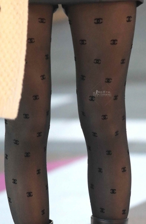 街拍黑丝短裙少妇-14P