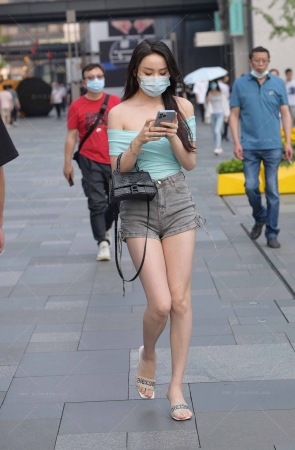 短裤小翘臀小姐姐/240106-4-60 14P