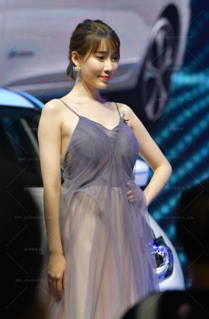 好几个车模小姐姐呢～25423-18=60√ 14P