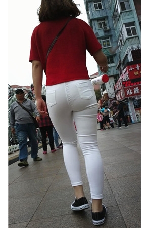 极品红衣超紧白裤美女