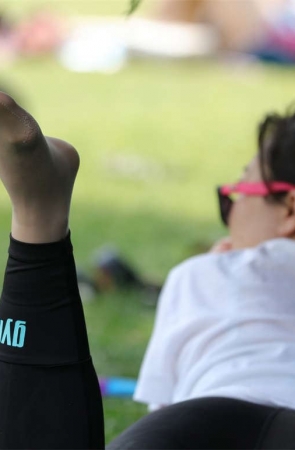 No723 既有单脚脱鞋又有双脚穿丝 第3套