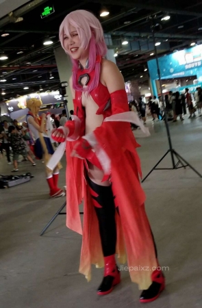 4K – 漫展小可爱cos美眉 [645 MB/MP4]